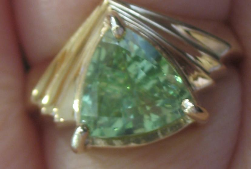 2.6 ct green grossular garnet up close