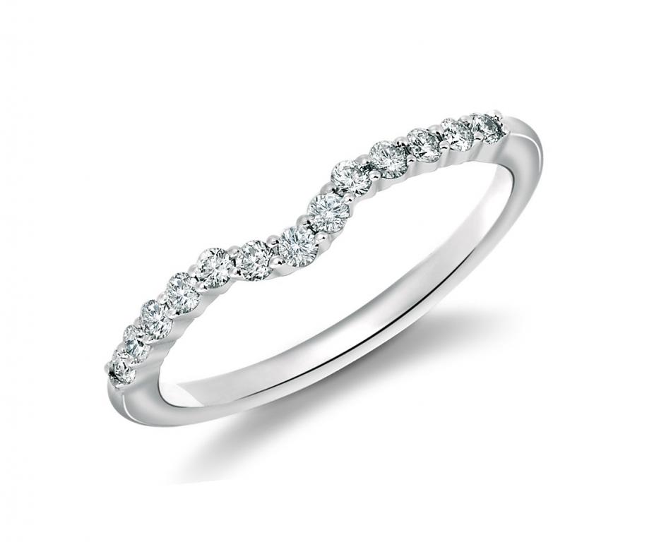Classic Curved Diamond Wedding Ring 18k WG