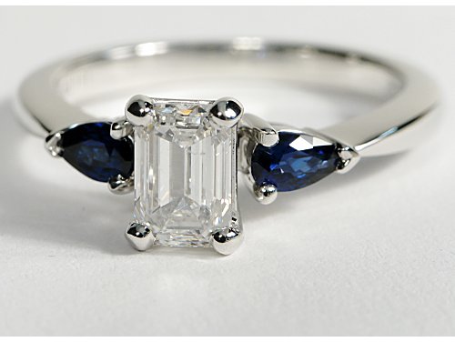 Classic Pear Shape Sapphire Engagement Ring in 18k White Gold