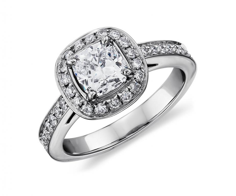 Cushion Micropavé Halo Diamond Ring Platinum 1.37