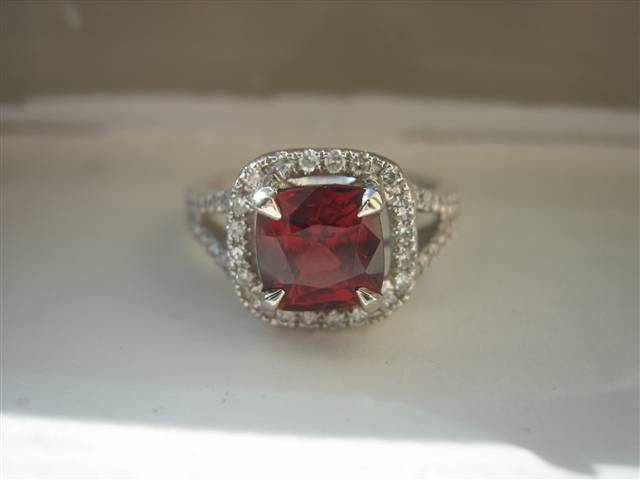 LaurenThePartier's 1.55 ct. red spinel in Jewe2004 setting