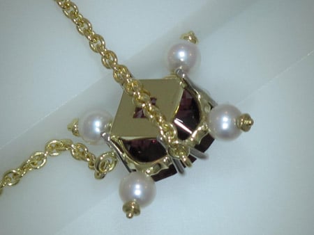 garnet pendant back