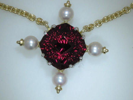 garnet pendant front