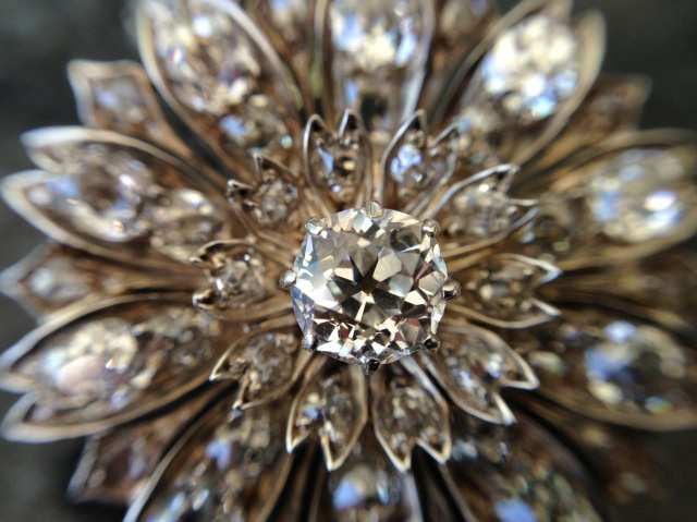Antique diamond pendant / brooch Antique diamond pendant / brooch