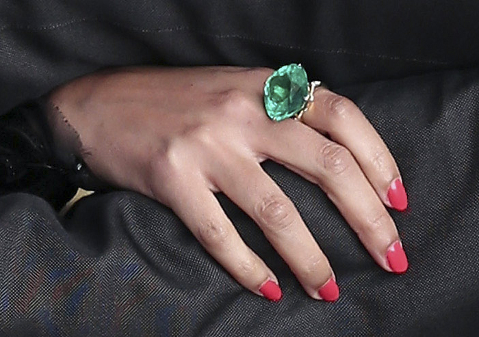 Beyoncé's emerald ring by Lorraine Schwartz at President Obama's Inauguration