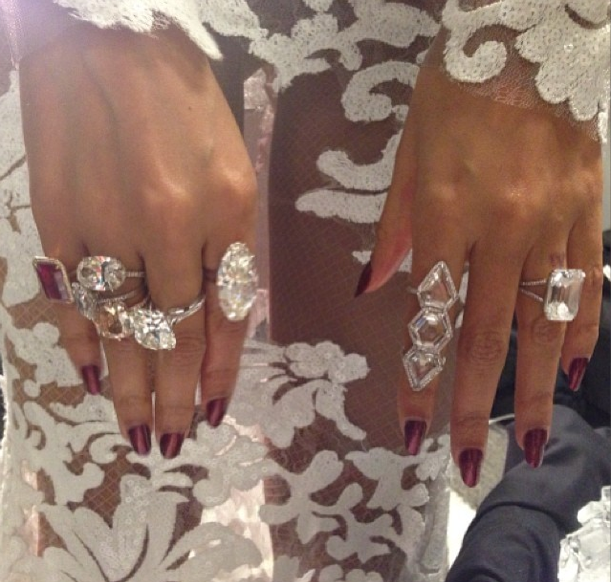 Beyoncé diamond rings by Lorraine Schwartz • Grammys 2014