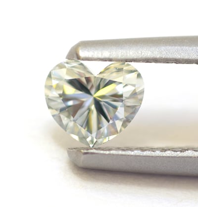 0.21-carat light green heart-shaped diamond • Leibish & Co.