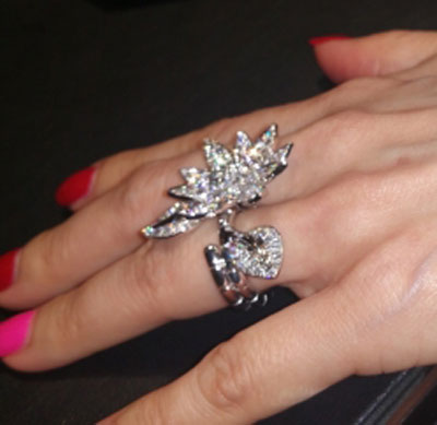 Phoenix's Van Cleef & Arpels Lotus Between The Finger Ring (Side View) - image by Phoenix