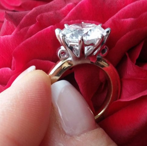 Scandinavian's 10 Year Wedding Anniversary Gift - 5 Carat Diamond (Angle View) - image by Scandinavian