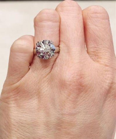 luckyhonu's 3.366 Carat Diamond Engagement Ring (Hand View) - image by luckyhonu