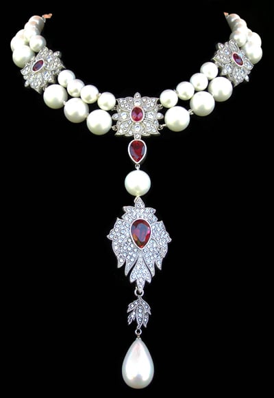 Jewelry Prop Shop replica of La Pérégrina pearl necklace created for Liz & Dick