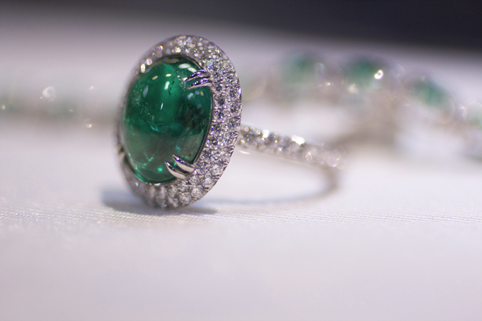 4.43-carat Colombian emerald cabochon ring by Omi Prive