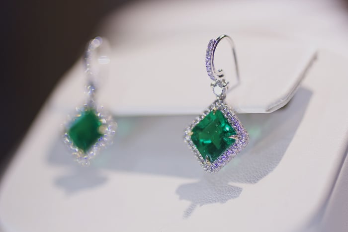 Earrings with 5.50 ct. tw. of Colombian emeralds by Omi Prive