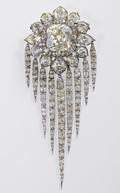 Queen Elizabeth II Diamond Jubilee 2012 Queen Victoria's Fringe Brooch