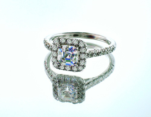 Union Diamond: Halo engagement ring with asscher-cut diamond