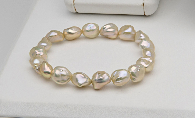 Pearl Paradise pearl bracelet with diamonds shared by pinkjewel