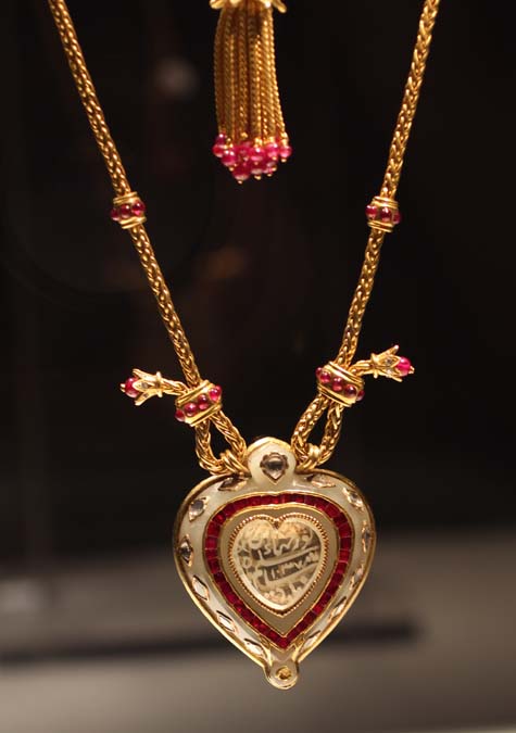 The Taj Mahal Diamond Pendant Necklace