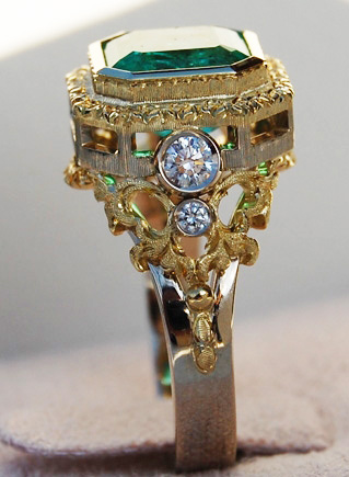 Emerald ring profile