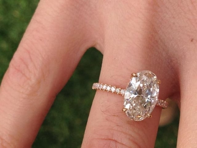 Take a Look: Hailey Baldwin’s Engagement Ring (pictured: a ring image posted on the PriceScope Forum by member StaceyCA)