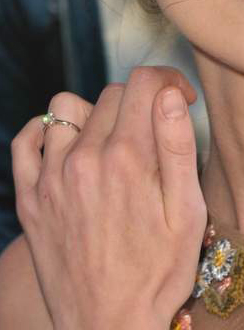 Keira Knightley's engagement ring from James Righton Keira Knightley's engagement ring from James Righton