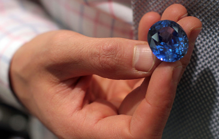 69.35 carat Ceylon Sapphire from the Natural Sapphire Company