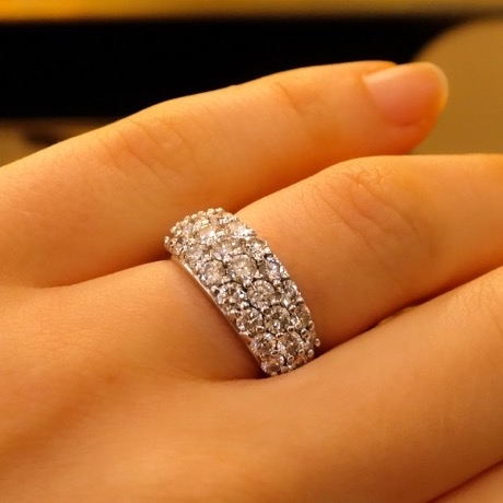 Pairaffair's 2.5 ctw 3 row Platinum Diamond Band hand view