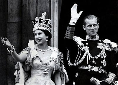 Queen Elizabeth II wearing Coronation Diamond Necklace and Earrings 