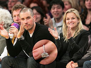 Reese Witherspoon and Jim Toth engagement ring