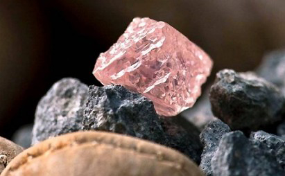 12.76 carat rough pink diamond, the largest pink diamond found in Australia