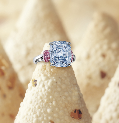 6.01 carats Fancy Vivid Blue Diamond Ring