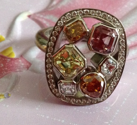 Mariedtiger's FancyColored Diamonds ring Mariedtiger's FancyColored Diamonds ring
