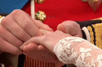 Prince William puts ring on Catherine Middleton Royal Wedding