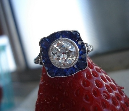Single Stone OEC with Sapphire Halo Single Stone OEC with Sapphire Halo