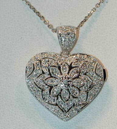 495%20vintage%20heart%20locket.JPG