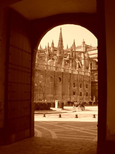 5x7cathedralthrougharch.JPG