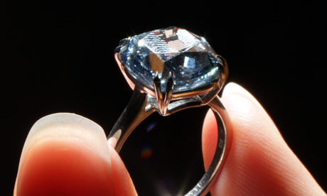 Blue-diamond-unearthed-at-001.jpg