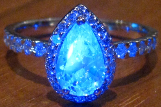 Diamond%20Pear%2018Fluor.jpg