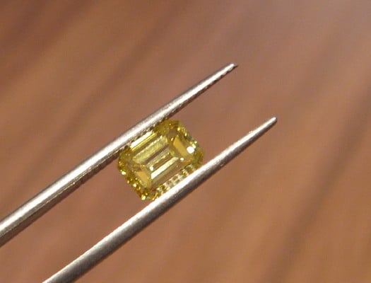 Diamond%20yellow%20octagon1_1_1.jpg
