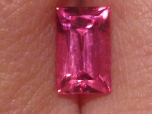 Spinel%20Mahenge%201.35ct%20incandescent2_1_1.JPG