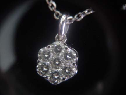 VVS1.pendant.closeup.1.jpg