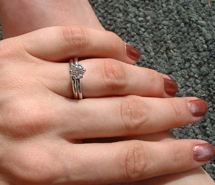 Plain wedding bands for her discount