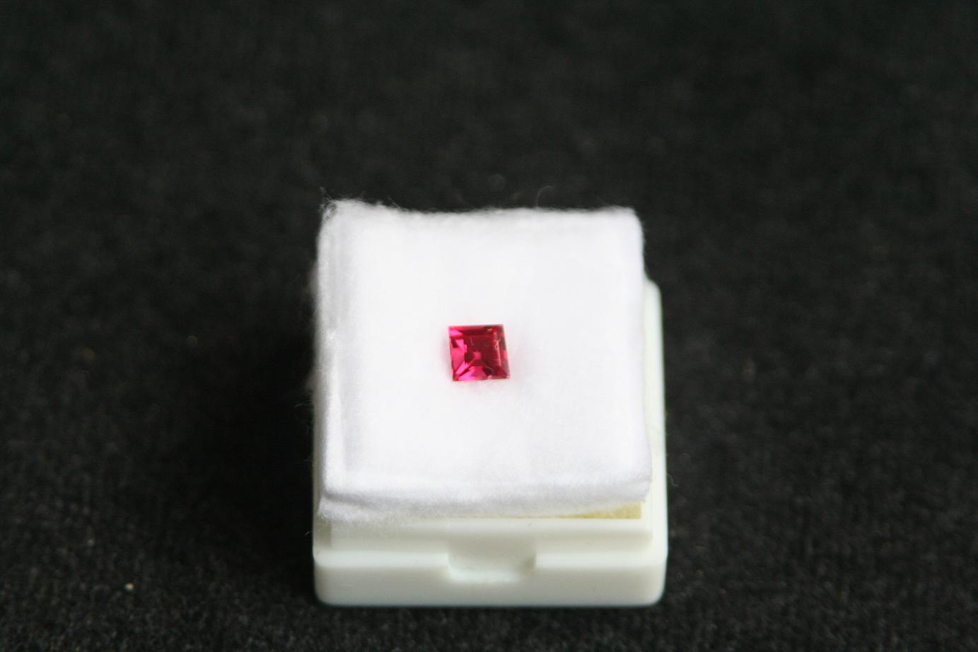 psld_redspinel.jpg