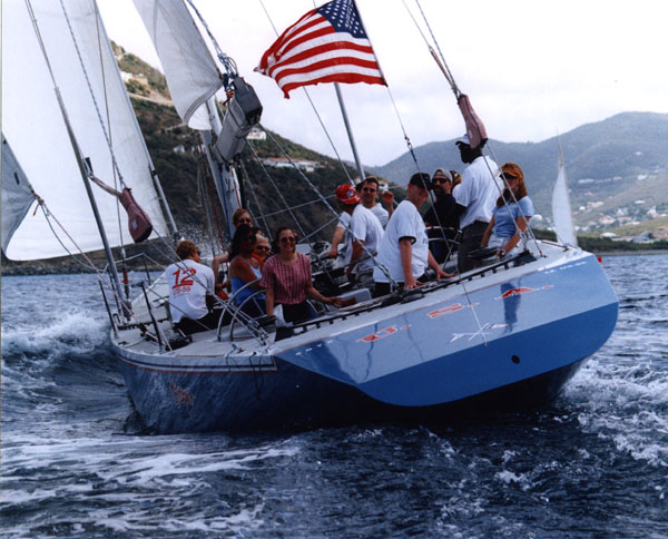 small_Americas_Cup_Yacht_03.jpg