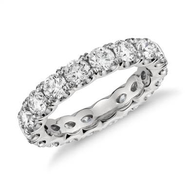 Blue Nile Studio Scalloped Prong Diamond Eternity Ring in Platinum (3 ct. tw.)