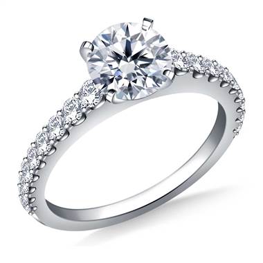 Common Prong Set Graduated Round Diamond Ring in Platinum(1/2 cttw)