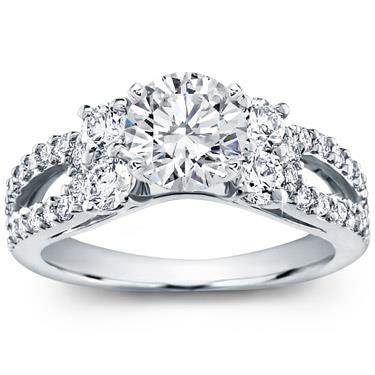 Round and Pave-Set Engagement Setting (0.95 CTTW)