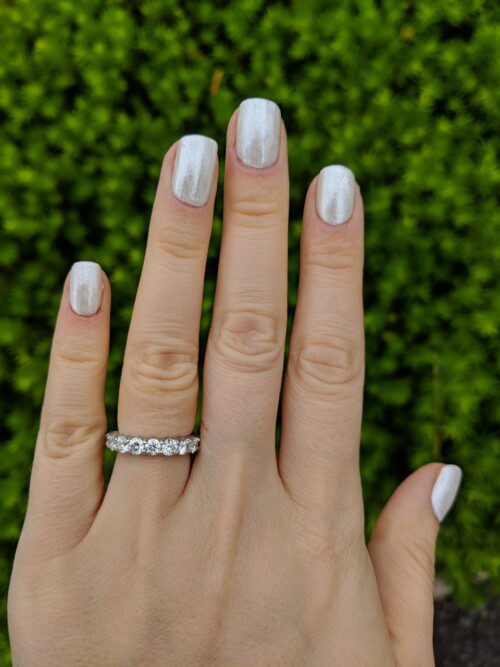 Match that Mani for the Perfect Ring Selfie