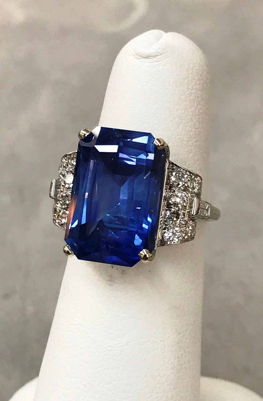 Diamondsaregirls originally posted this unbelievable sapphire ring on the Show Me the Bling Forum at PriceScope. I can't get over it, this sapphire is almost too good to be true, it is absolutely divine.