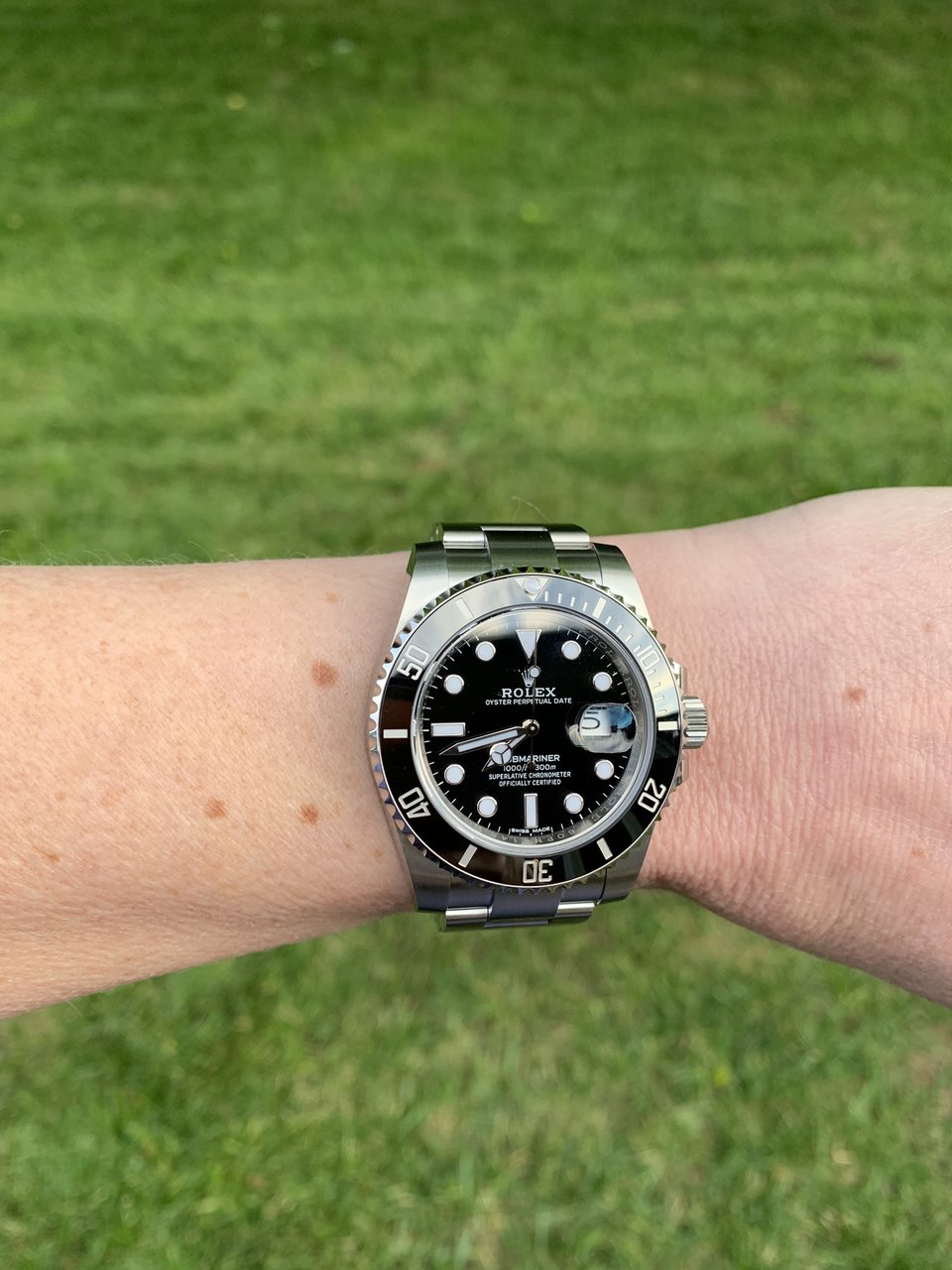 Tonks originally posted this incredible Rolex Submariner in the Show Me the Bling Forum at PriceScope. Super utilitarian, gorgeous features, luxury label, spectacular quality what more can you ask?