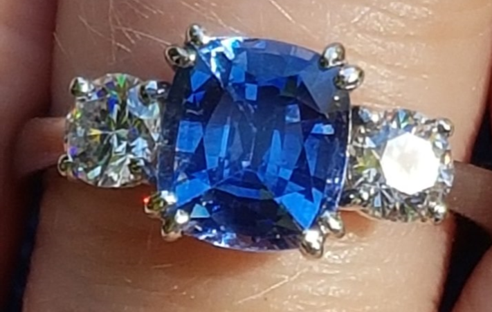 Diamondhoarder posted this stunning sapphire and diamond ring on the Show Me the Bling forum at PriceScope. I love it when a PriceScoper knows exactly what they want and doesn’t give up until their goal is met or surpassed!